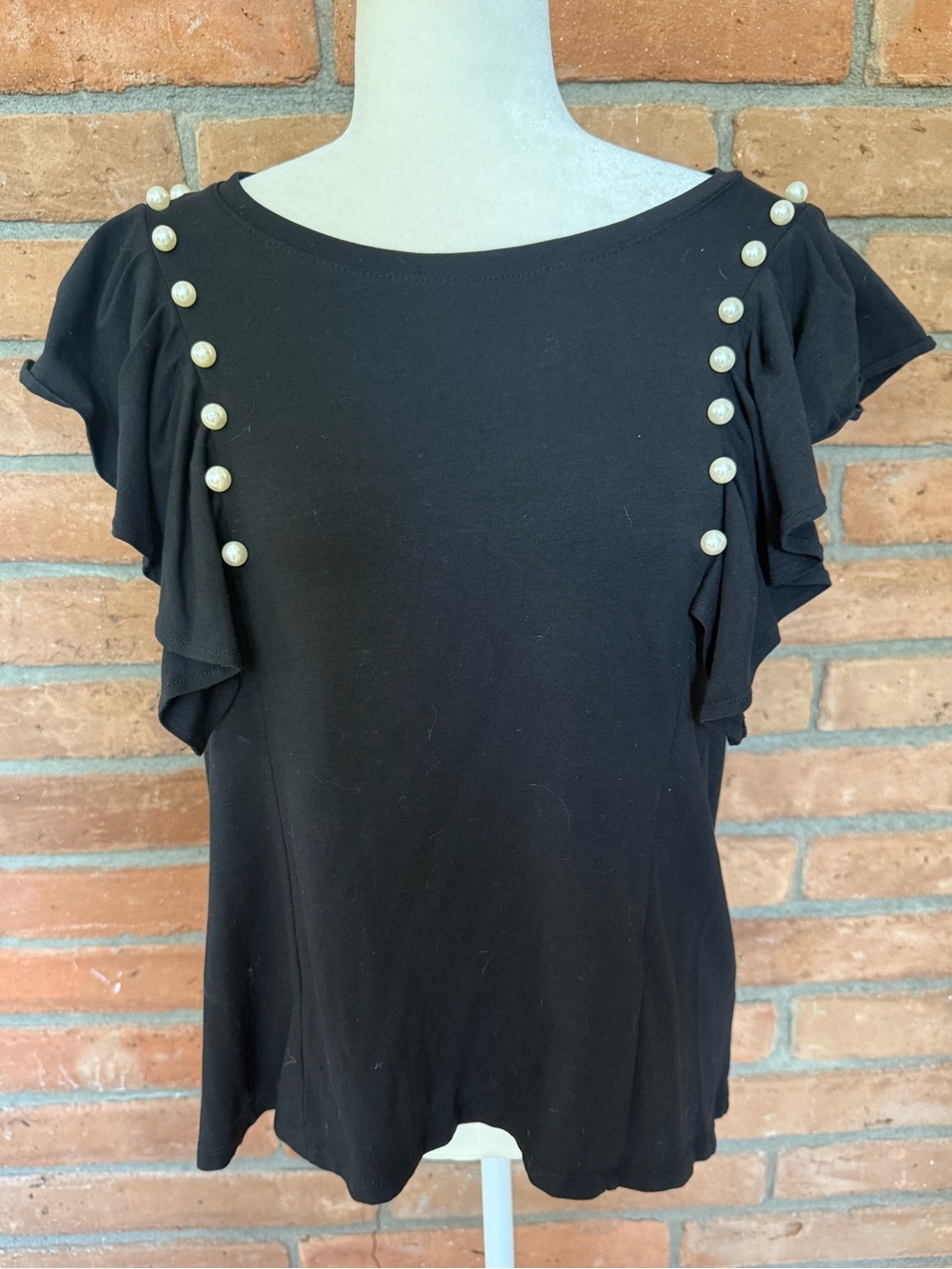 Pearl-Accent Ruffle Sleeve t-shirt